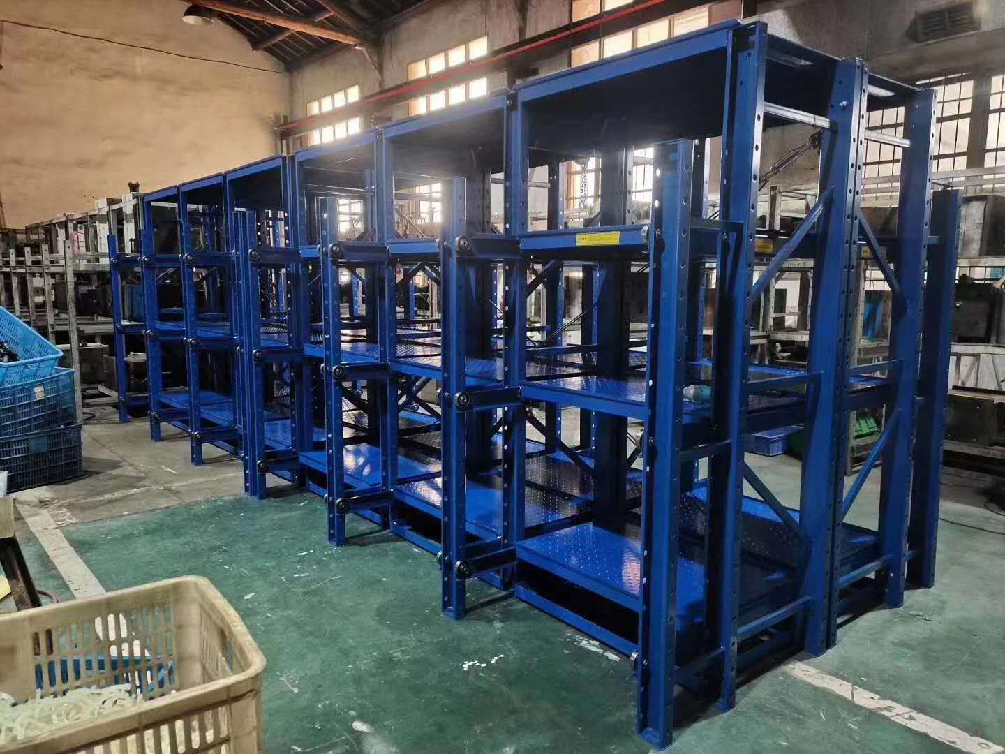 臥式模具貨架投入使用 現(xiàn)場圖片展現(xiàn)高效倉儲新體驗